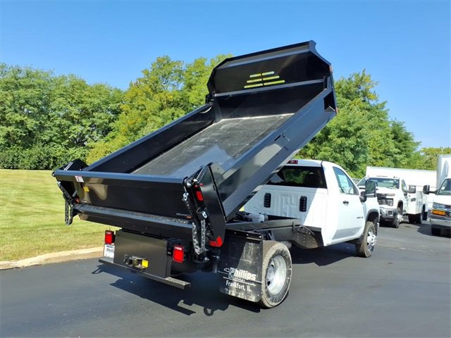 2025 Chevrolet Silverado 3500HD Work Truck photo 2