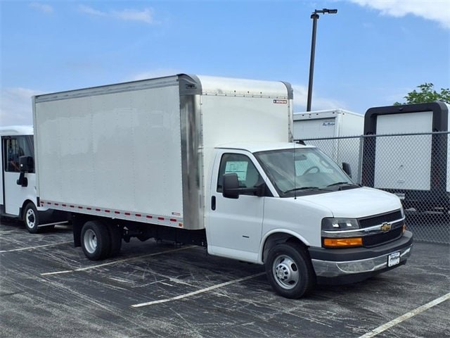 2024 Chevrolet Express Cutaway Base's photo
