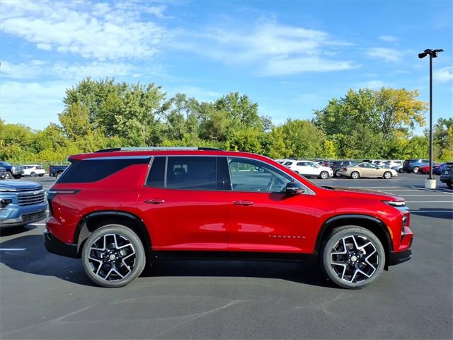 2026 Chevrolet Traverse High Country photo 2