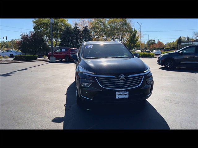 2023 Buick Enclave Essence photo 3