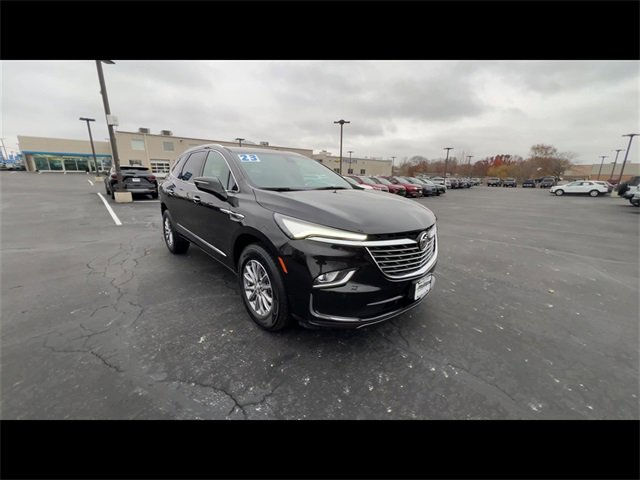 2023 Buick Enclave Essence photo 2