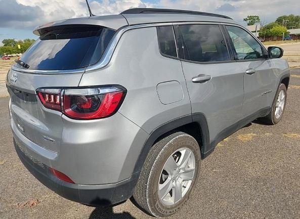 2022 Jeep Compass Latitude photo 4