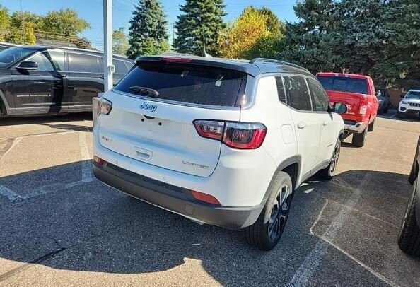 2023 Jeep Compass Limited photo 3