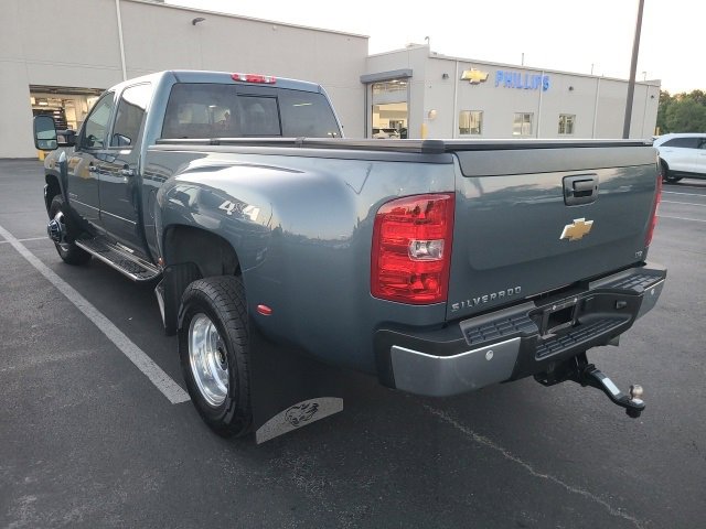 2013 Chevrolet Silverado 3500HD LTZ photo 2