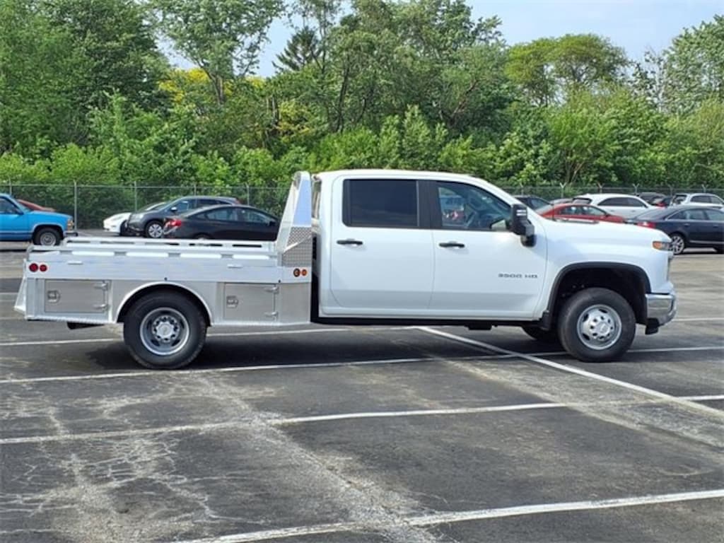 New 2025 Chevrolet Silverado 3500 HD Chassis Cab Work Truck Truck