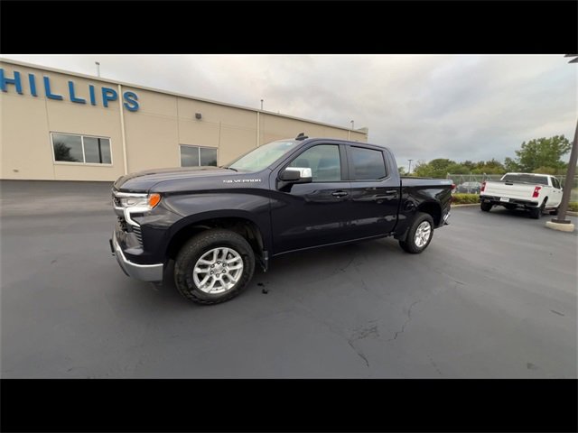 2023 Chevrolet Silverado 1500 LT photo 4