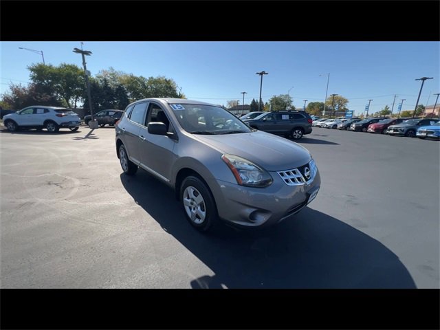 2015 Nissan Rogue Select S photo 2