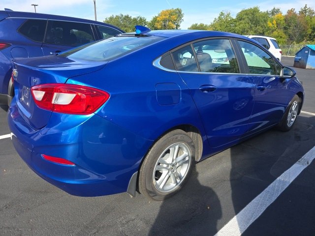 2017 Chevrolet Cruze LT photo 4
