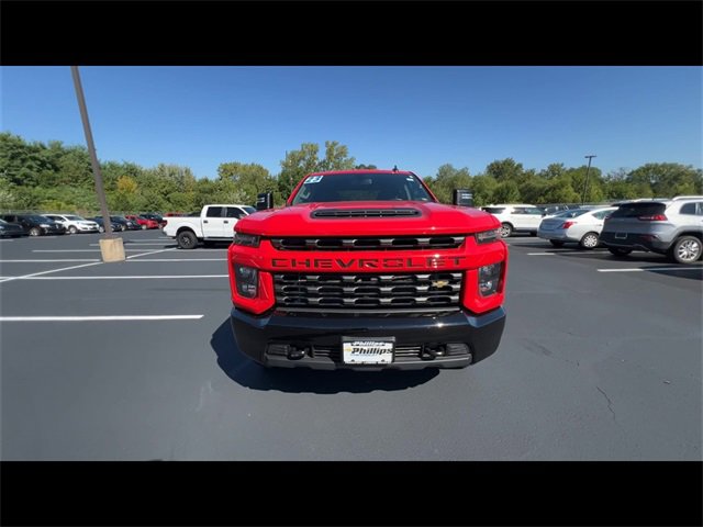 2023 Chevrolet Silverado 2500HD Custom photo 3