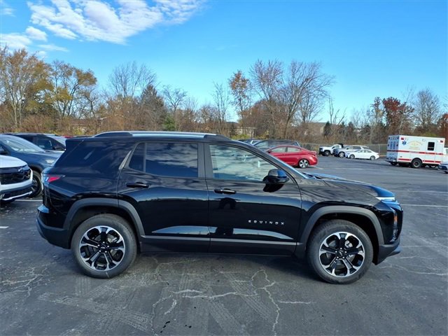 2026 Chevrolet Equinox LT photo 2