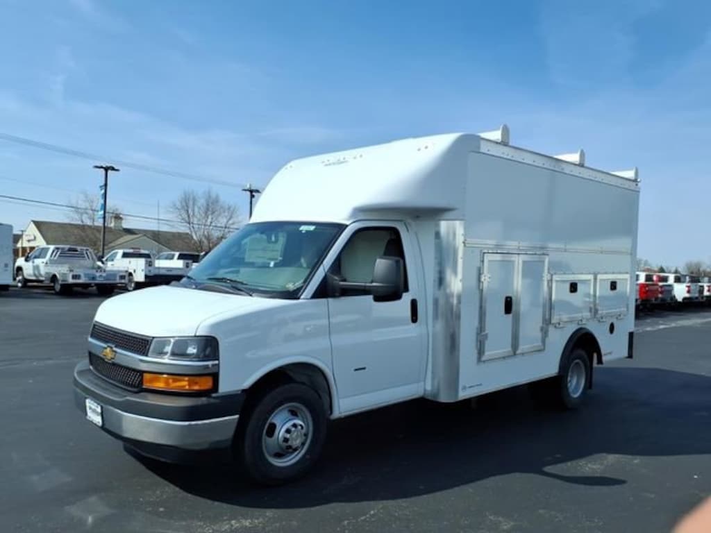 New 2026 Chevrolet Express Cutaway 3500 1WT Cutaway Van
