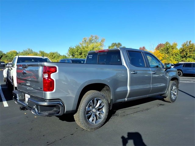 2026 Chevrolet Silverado 1500 LT photo 3