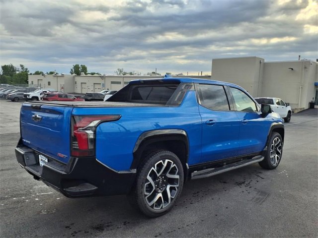 2025 Chevrolet Silverado EV RST photo 2