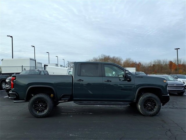 2026 Chevrolet Silverado 2500HD ZR2 photo 2