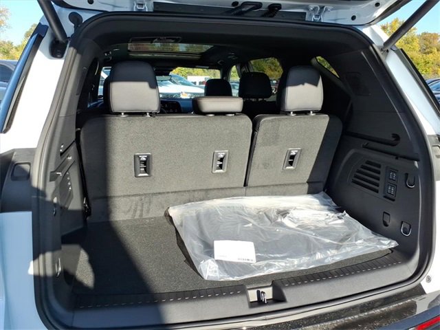 2026 Chevrolet Traverse High Country photo 3