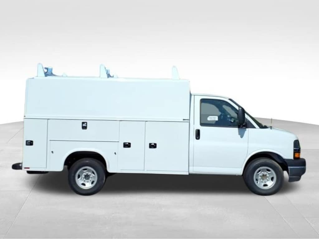 New 2026 Chevrolet Express Cutaway 3500 1WT Cutaway Van