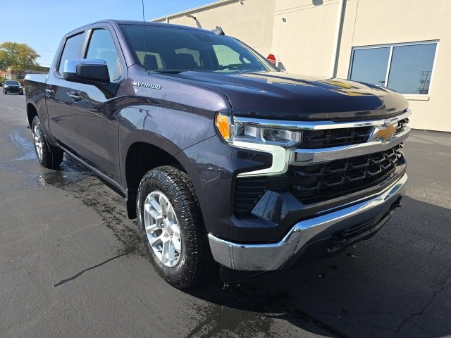 2023 Chevrolet Silverado 1500 LT photo 3