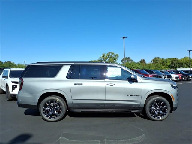 2026 Chevrolet Suburban RST photo 2