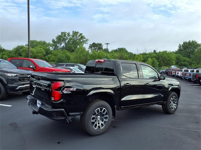 2025 Chevrolet Colorado Z71 photo 3