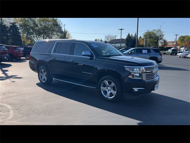 2019 Chevrolet Suburban Premier photo 2