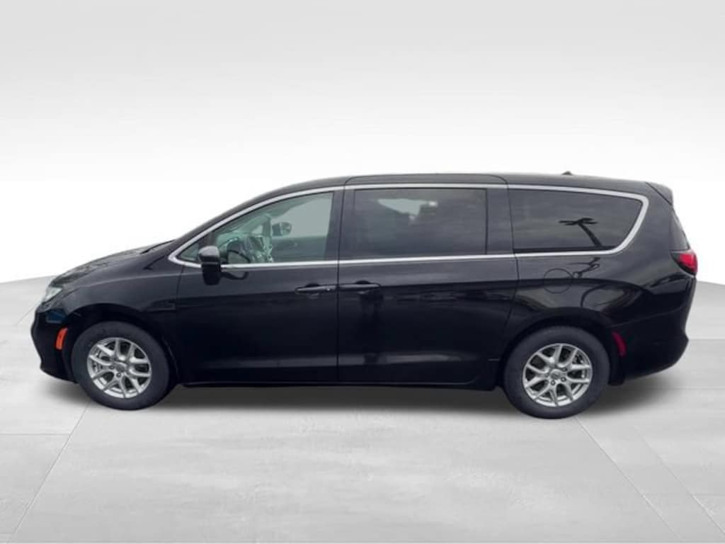 Used 2024 Chrysler Pacifica Touring L Van Passenger Van