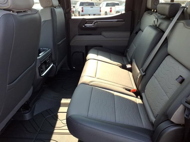 2026 Chevrolet Silverado 1500 ZR2 - Photo 9