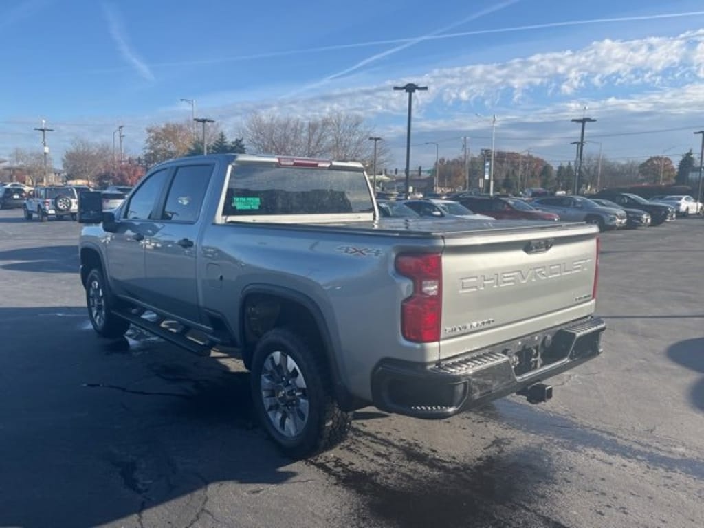 Used 2024 Chevrolet Silverado 2500 HD Custom Truck