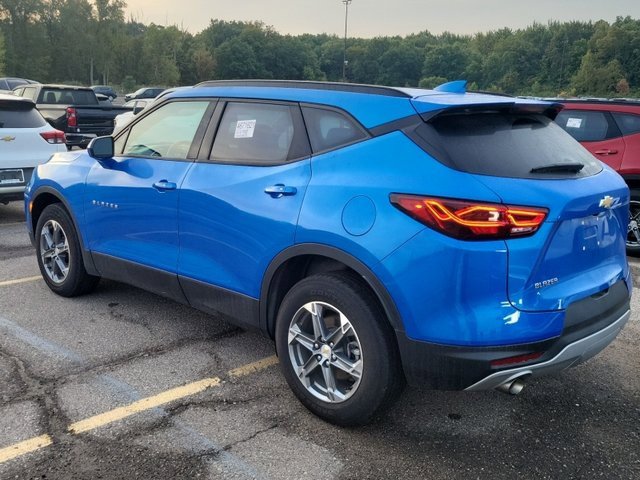 2024 Chevrolet Blazer 2LT photo 2