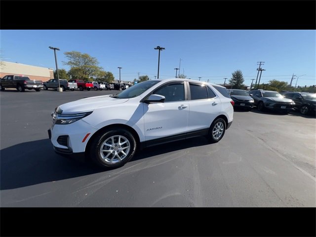 2023 Chevrolet Equinox LT photo 3