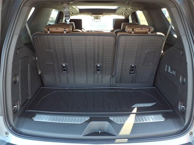 2026 Chevrolet Tahoe High Country photo 3