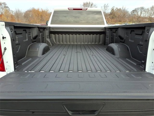 2026 Chevrolet Silverado 2500HD Custom photo 4