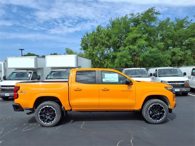 2026 Chevrolet Colorado Z71 photo 2