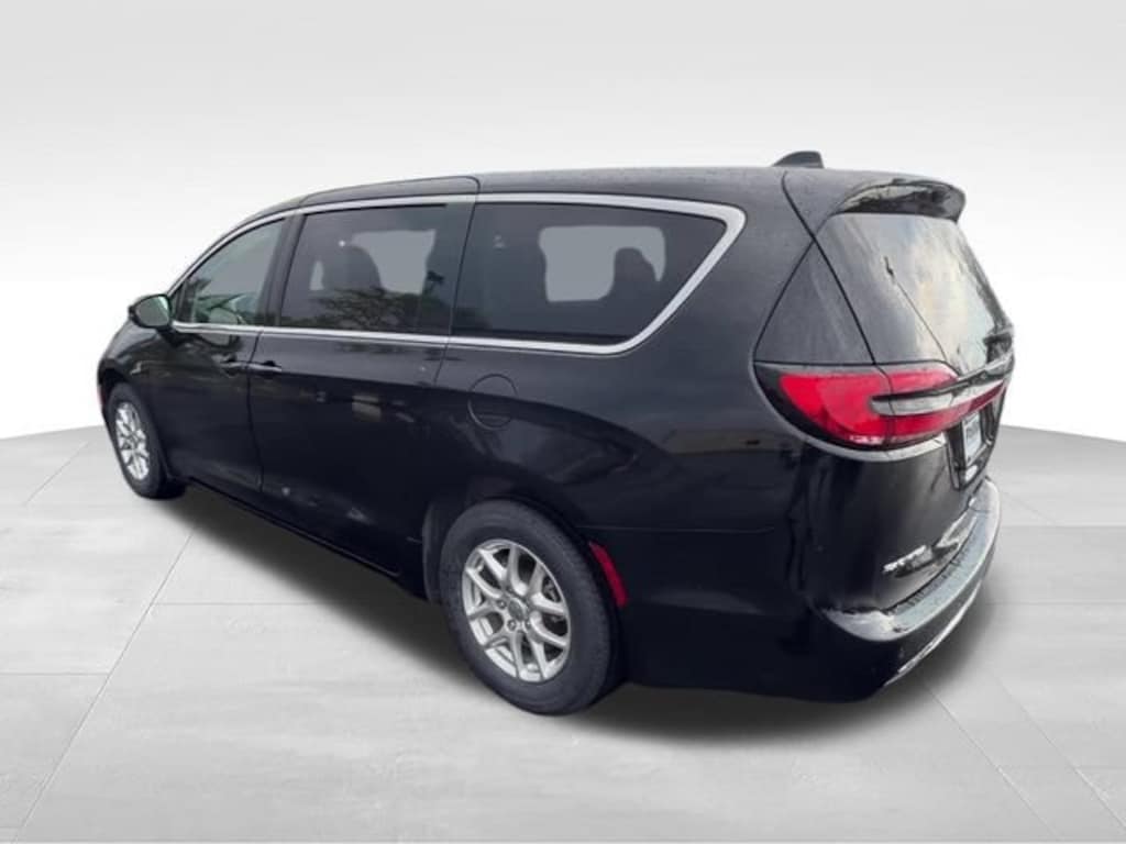 Used 2024 Chrysler Pacifica Touring L Van Passenger Van