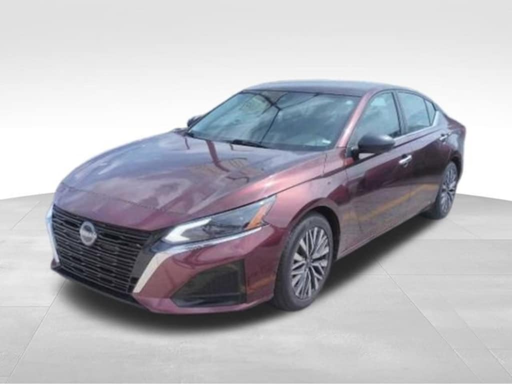 Used 2024 Nissan Altima 2.5 SV