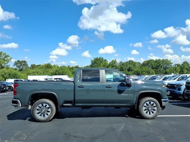 2026 Chevrolet Silverado 2500HD LT photo 2