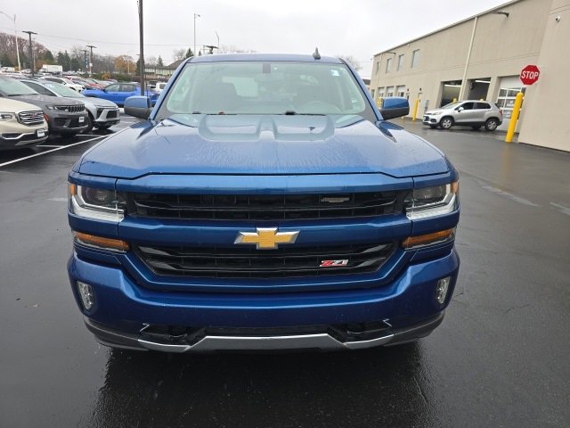 2018 Chevrolet Silverado 1500 LT photo 2