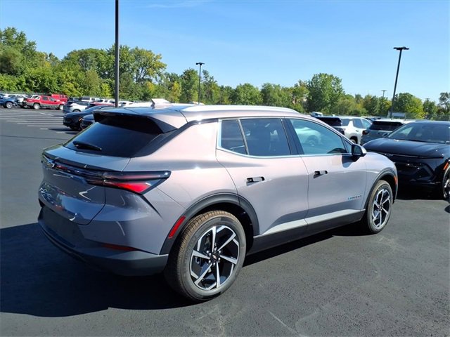 2026 Chevrolet Equinox EV 1LT photo 3