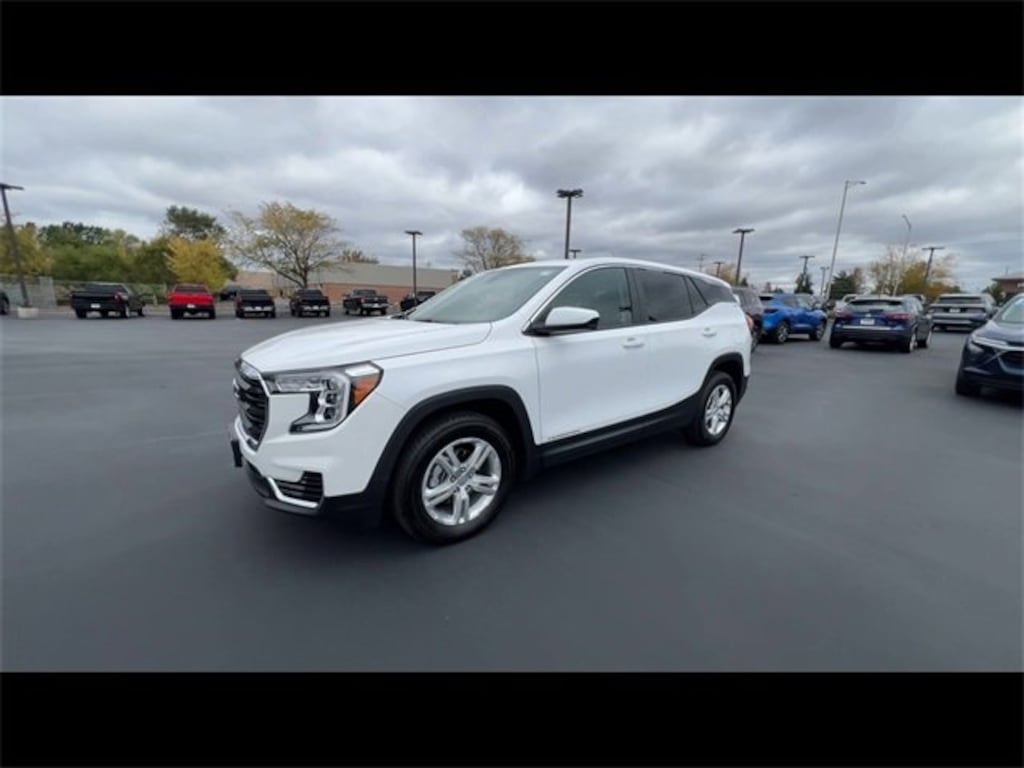 Used 2024 GMC Terrain SLE SUV