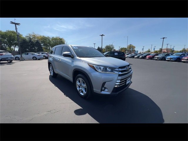 2019 Toyota Highlander Limited photo 2