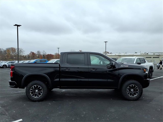 2026 Chevrolet Silverado 1500 ZR2 photo 2