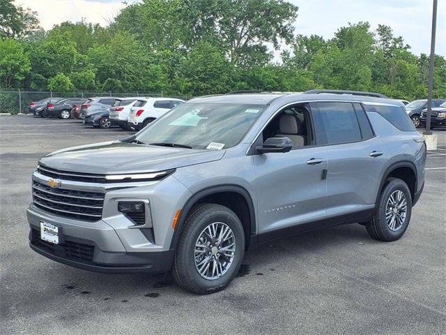 2025 Chevrolet Traverse photo 3