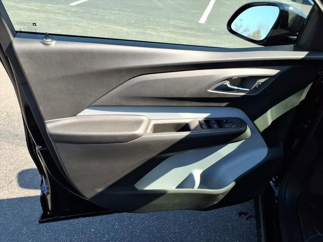2027 Chevrolet Bolt RS - Photo 10