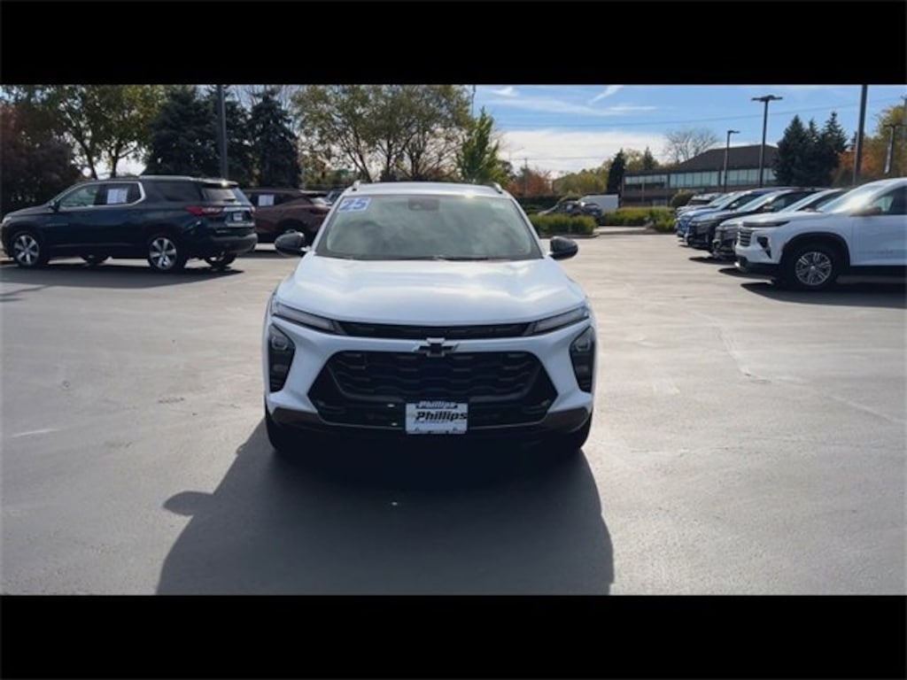 Used 2025 Chevrolet Trax Activ SUV