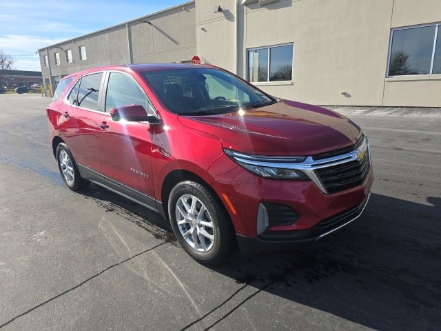 2024 Chevrolet Equinox LT photo 3