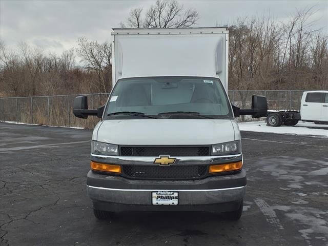 2024 Chevrolet Express 3500 Cutaway Van photo 2