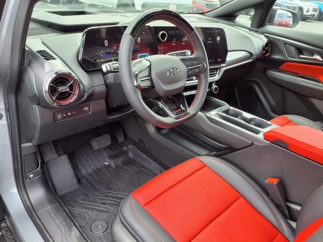 2025 Chevrolet Equinox EV RS - Photo 7