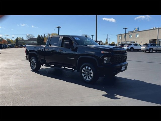 2022 Chevrolet Silverado 2500HD Custom photo 2