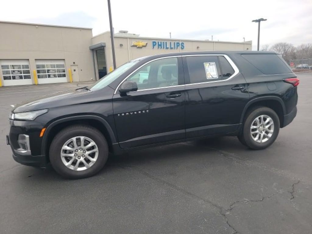 Used 2023 Chevrolet Traverse LS SUV