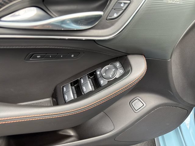 2025 Cadillac CT5 V-Series - Photo 11