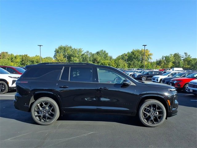 2026 Chevrolet Traverse RS photo 2